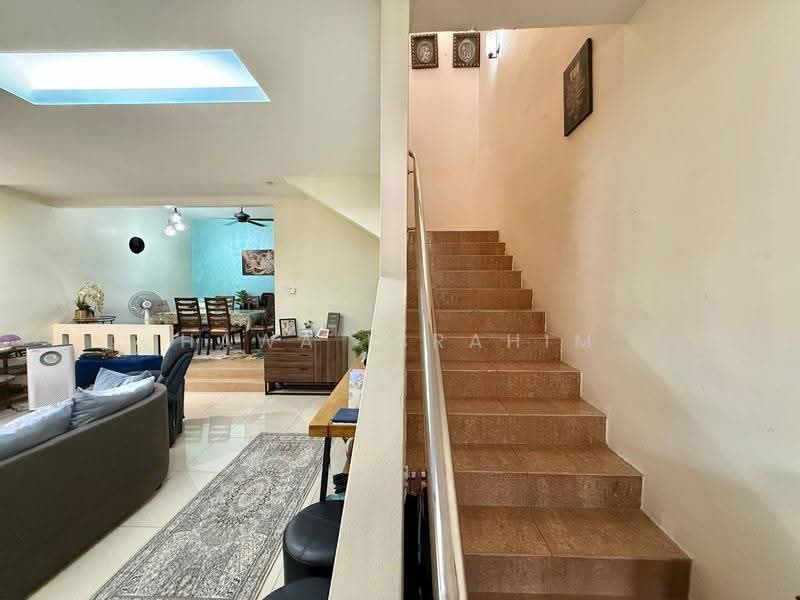 Rumah Teres 2-Tingkat untuk Dijual di Taman Mulia (Mantin) - Hawa Ibrahim - Living Room - PropertyGuru.com.my