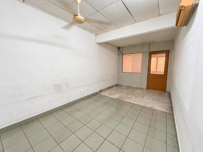 2-storey Terraced House for Sale in Bandar Kinrara Seksyen 1 (Bandar Kinrara) - Lucas Loh - Interior - PropertyGuru.com.my