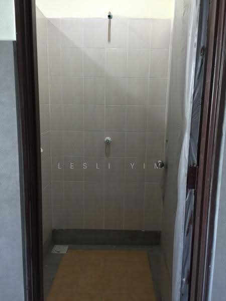 Pangsapuri untuk Disewa di Tun Teja 1 - Lesli Yim - Bathroom - PropertyGuru.com.my