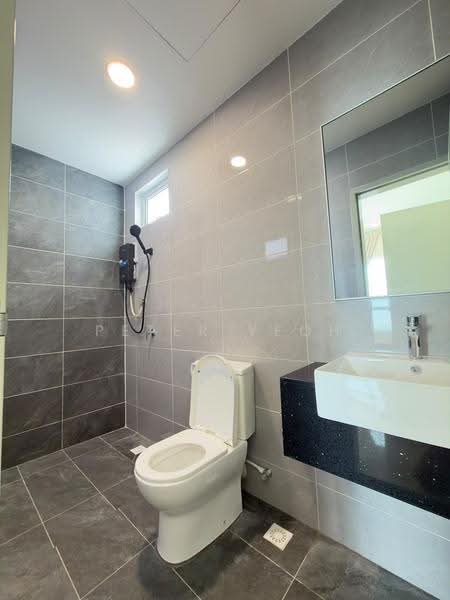 Kondominium untuk Disewa di Lucerne Residences - Peter Yeoh - Bathroom - PropertyGuru.com.my