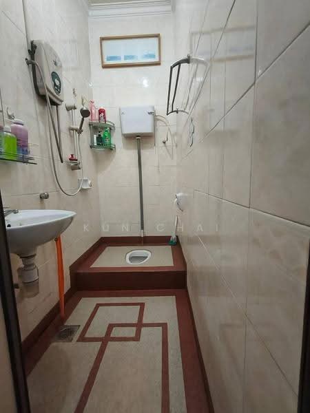 2-storey Terraced House for Sale in Taman Seri Orkid (Skudai) - Kun Chai - Bathroom - PropertyGuru.com.my