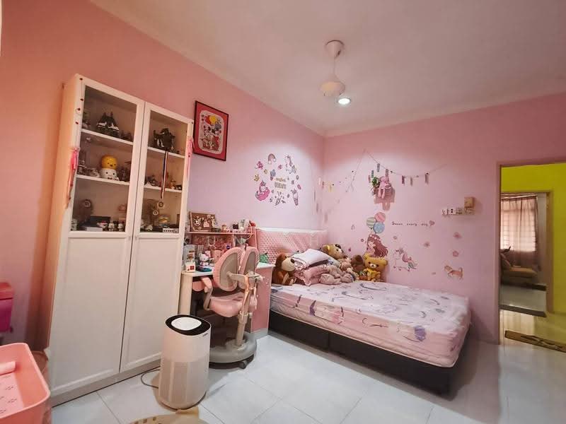 2-storey Terraced House for Sale in Taman Seri Orkid (Skudai) - Kun Chai - Bedroom - PropertyGuru.com.my