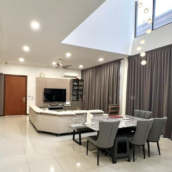 Rumah Berkembar untuk Dijual di Eco Sanctuary (Telok Panglima Garang) - Wei Wei Low - Living Room - PropertyGuru.com.my
