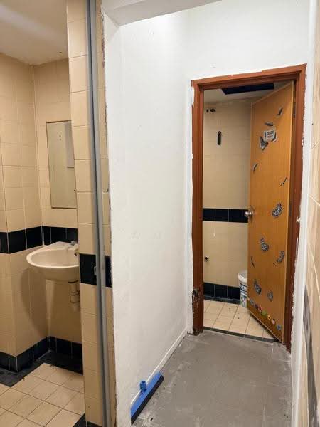 Shop for Rent in Bandar Sunway (Sunway) - Amy Lim - Bathroom - PropertyGuru.com.my