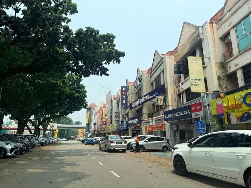 Shop for Rent in Bandar Sunway (Sunway) - Amy Lim - Exterior - PropertyGuru.com.my