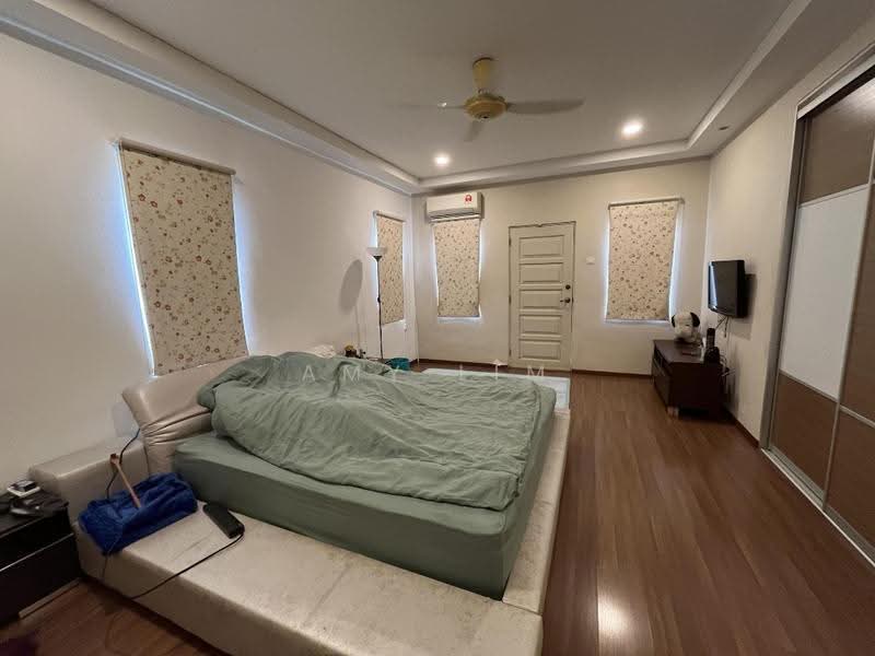 Rumah Teres 2-Tingkat untuk Dijual di Usj 11 (Subang Jaya) - Amy Lim - Master Bedroom - PropertyGuru.com.my