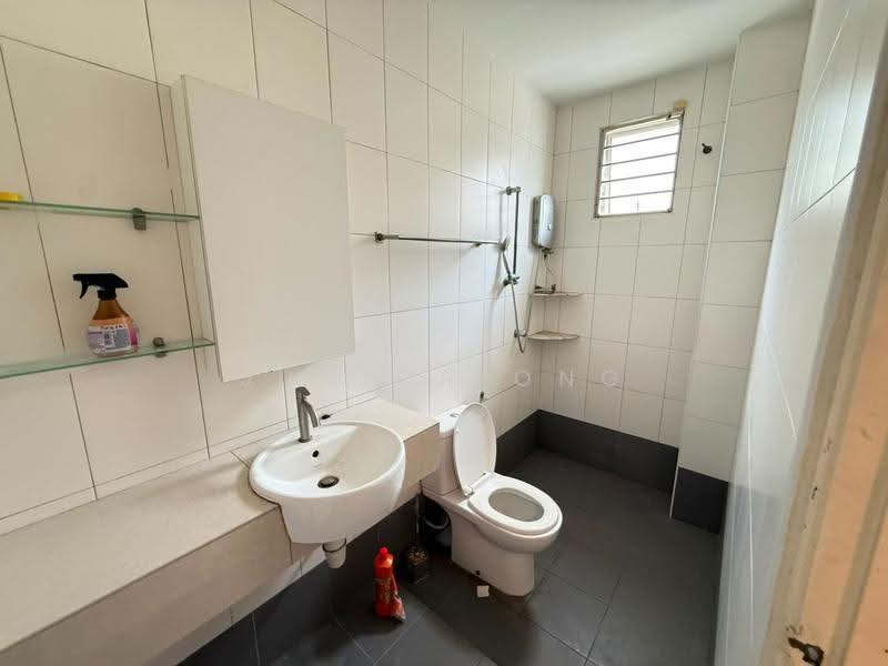 2-storey Terraced House for Sale in Saujana Rawang (Rawang) - Junior Ong - Bathroom - PropertyGuru.com.my