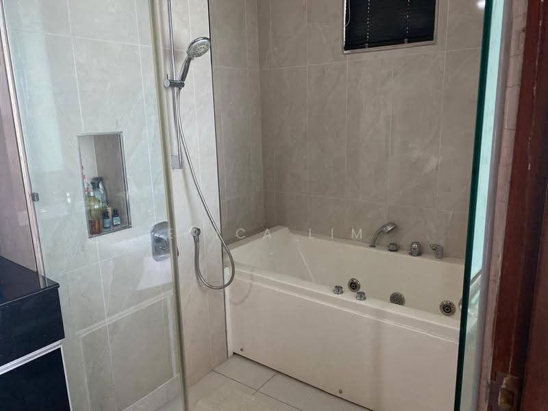 Service Residence for Sale at Paragon Residences @ Straits View - Erica Lim - Bathroom - PropertyGuru.com.my