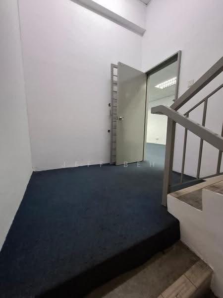 Kedai / Pejabat untuk Disewa di Seksyen 2 Wangsa Maju (Wangsa Maju) - Jeff Beh - Entrance - PropertyGuru.com.my