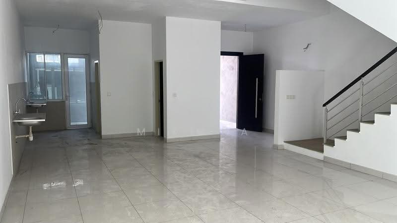 Terraced House for Sale in Bandar Rinching (Semenyih) - Mike Na - Entrance - PropertyGuru.com.my