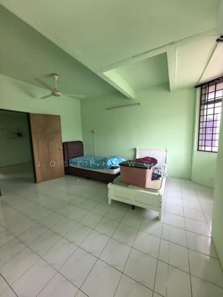 2.5-storey Terraced House for Sale in Taman Pengkalan Barat (Ipoh) - Joseph Wong - Bedroom - PropertyGuru.com.my