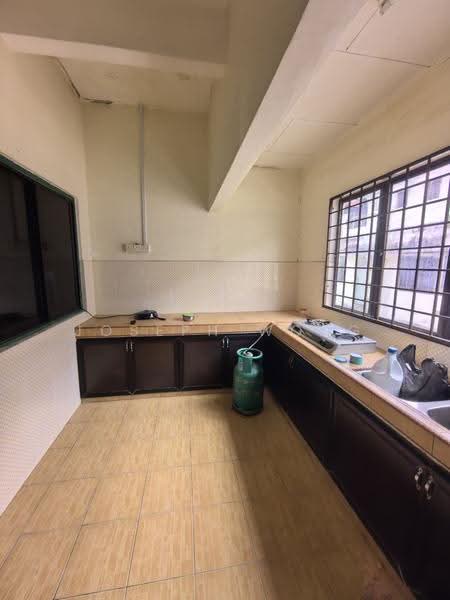 2.5-storey Terraced House for Sale in Taman Pengkalan Barat (Ipoh) - Joseph Wong - Kitchen - PropertyGuru.com.my