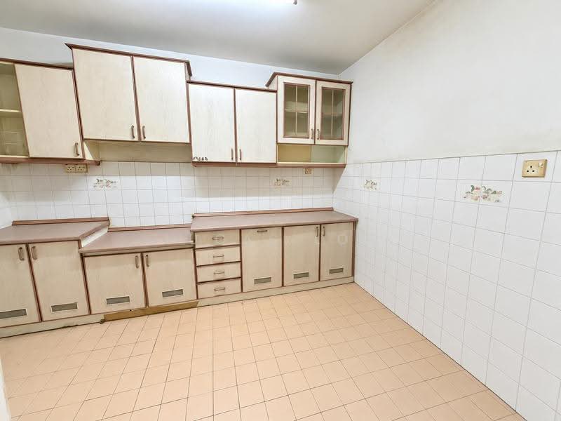 2-storey Terraced House for Sale in Bandar Kinrara Seksyen 1 (Bandar Kinrara) - Lucas Loh - Kitchen - PropertyGuru.com.my