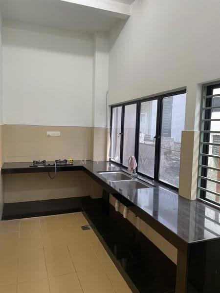2.5-storey Terraced House for Sale in Bandar Puteri Puchong (Puchong) - Amy Lim - Kitchen - PropertyGuru.com.my