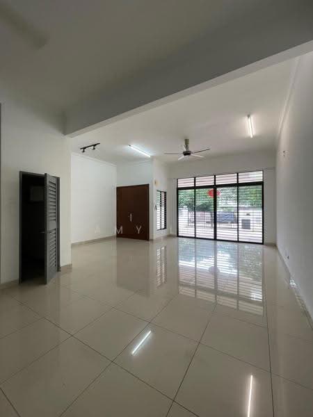 2.5-storey Terraced House for Sale in Bandar Puteri Puchong (Puchong) - Amy Lim - Living Room - PropertyGuru.com.my