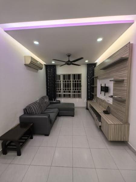 Pangsapuri untuk Disewa di Seri Intan Apartment - Shue Tan - Living Room - PropertyGuru.com.my