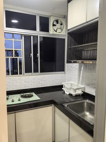 Pangsapuri untuk Disewa di Seri Intan Apartment - Shue Tan - Kitchen - PropertyGuru.com.my