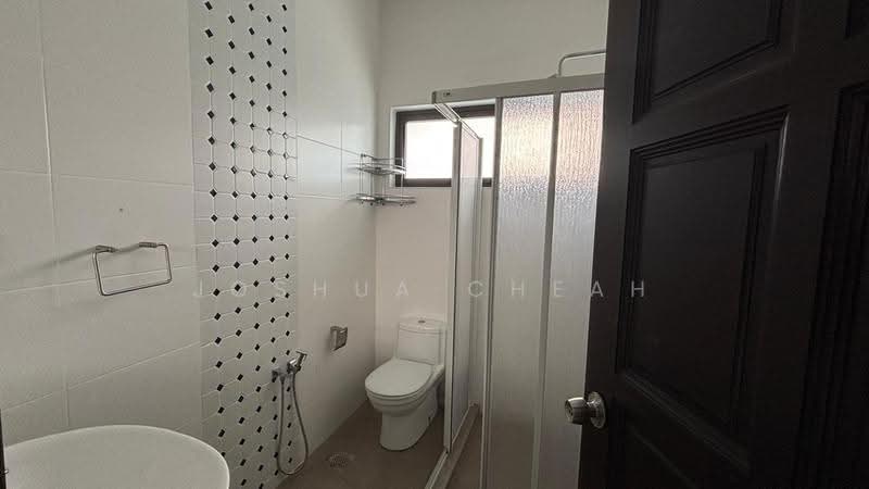Bungalow House for Sale in Taman Hillview (Ulu Kelang) - Joshua Cheah - Bathroom - PropertyGuru.com.my