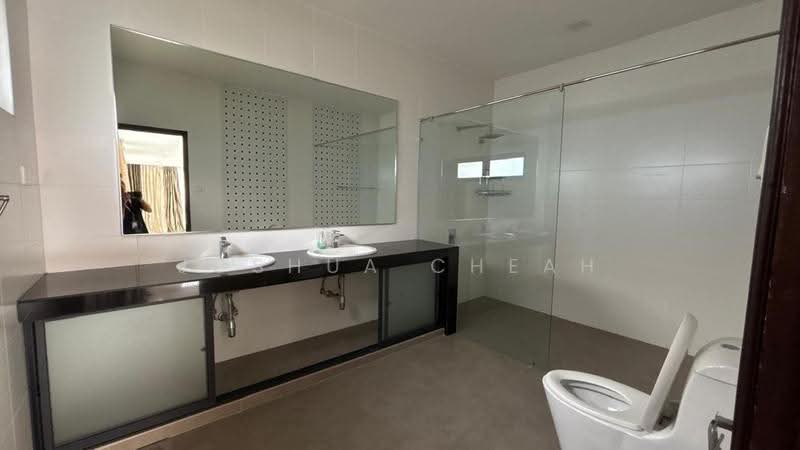 Bungalow House for Sale in Taman Hillview (Ulu Kelang) - Joshua Cheah - Bathroom - PropertyGuru.com.my