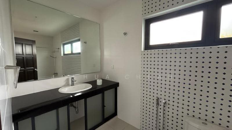 Bungalow House for Sale in Taman Hillview (Ulu Kelang) - Joshua Cheah - Bathroom - PropertyGuru.com.my
