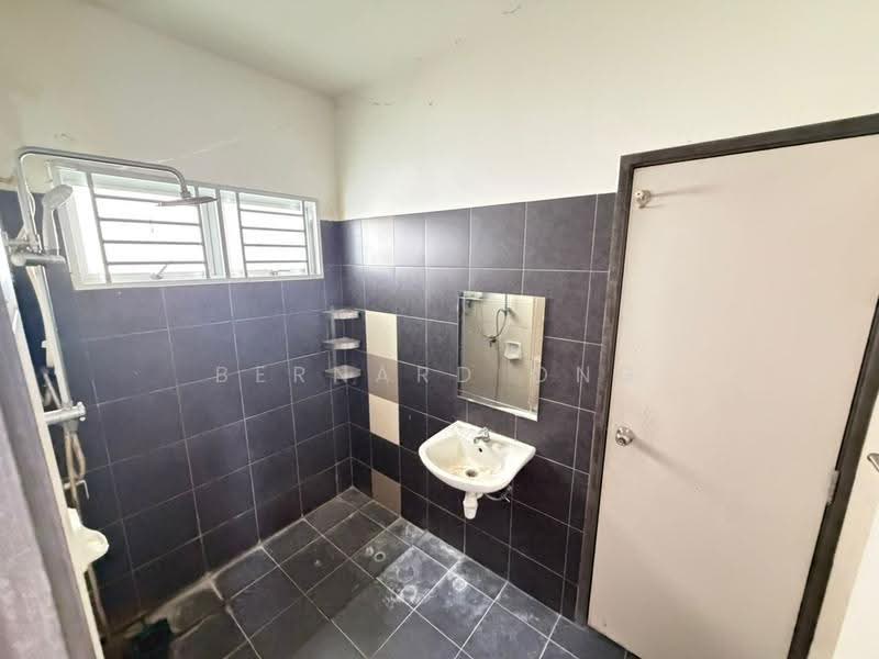 Rumah Teres 2-Tingkat untuk Dijual di Bandar Tasik Puteri (Rawang) - Bernard Ong - Bathroom - PropertyGuru.com.my