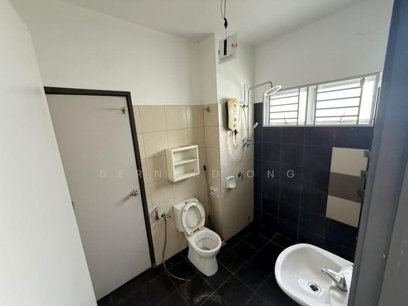 Rumah Teres 2-Tingkat untuk Dijual di Bandar Tasik Puteri (Rawang) - Bernard Ong - Bathroom - PropertyGuru.com.my