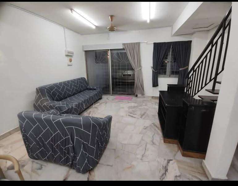 Rumah Teres 2-Tingkat untuk Disewa di PJS 10, Taman Seri Subang (Petaling Jaya) - Elise Tan - Living Room - PropertyGuru.com.my