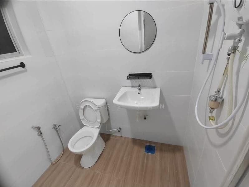 Rumah Teres 2-Tingkat untuk Disewa di PJS 10, Taman Seri Subang (Petaling Jaya) - Elise Tan - Bathroom - PropertyGuru.com.my