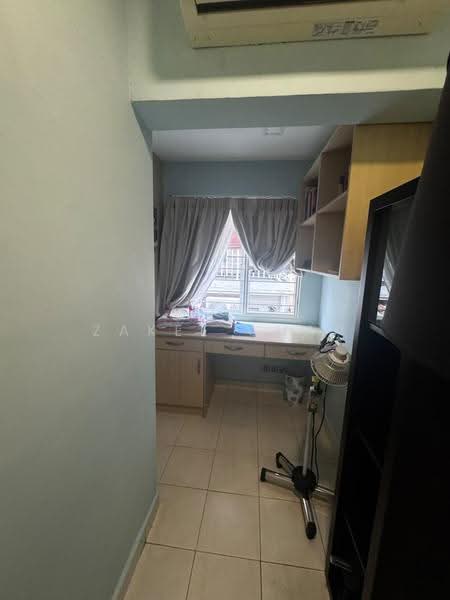 Rumah Teres 3-Tingkat untuk Dijual di Cheras (Selangor) - Zakee Chan - Study - PropertyGuru.com.my