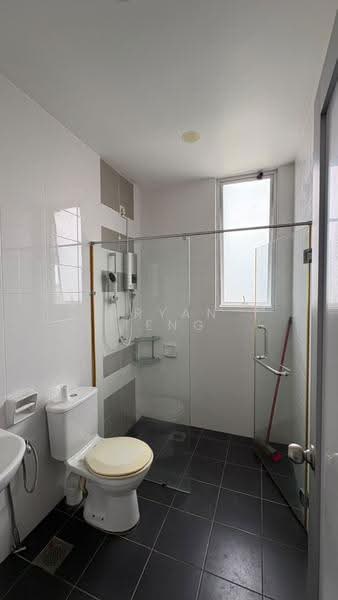 Kondominium untuk Dijual di Boulevard Condominium (BLVD) - Bryan Teng - Bathroom - PropertyGuru.com.my