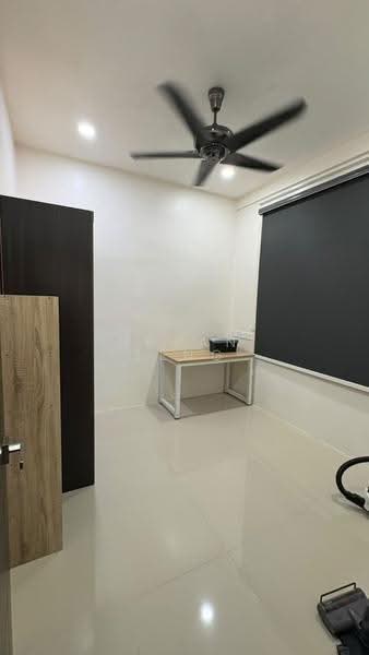 Kondominium untuk Dijual di Boulevard Condominium (BLVD) - Bryan Teng - Study - PropertyGuru.com.my