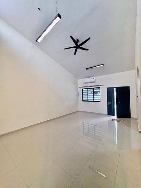 Rumah Berkembar untuk Disewa di Taman Pelangi (Johor Bahru) - Kelvin Chop - Living Room - PropertyGuru.com.my
