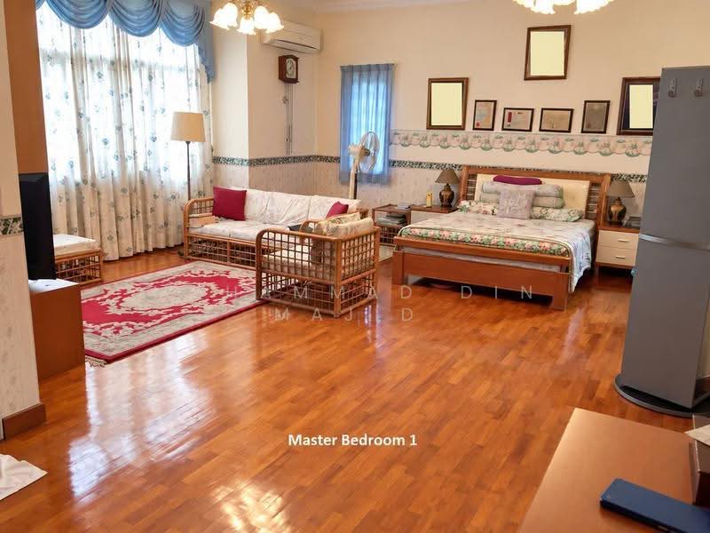 Rumah Banglo untuk Dijual di Bukit Rimau (Shah Alam) - Mohammad Din Majid - Master Bedroom - PropertyGuru.com.my