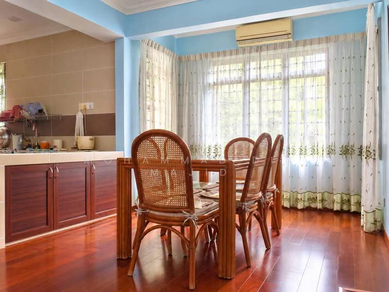 Rumah Banglo untuk Dijual di Bukit Rimau (Shah Alam) - Mohammad Din Majid - Dining Room - PropertyGuru.com.my