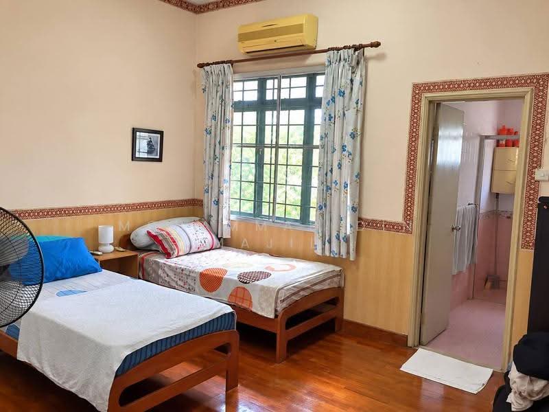 Rumah Banglo untuk Dijual di Bukit Rimau (Shah Alam) - Mohammad Din Majid - Bedroom - PropertyGuru.com.my