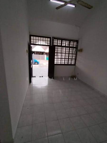 Rumah Teres 1-Tingkat untuk Dijual di Masai (Johor) - Erica Lim - Entrance - PropertyGuru.com.my