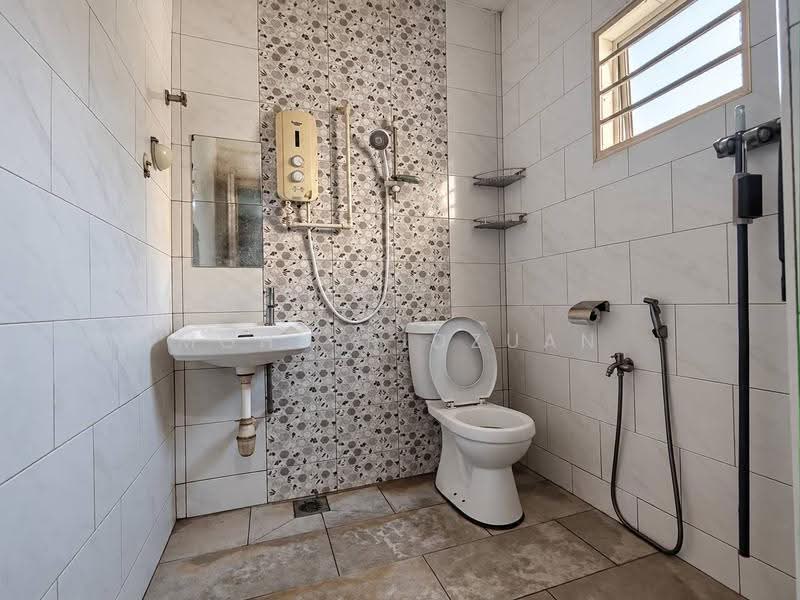 Terraced House for Sale in Seri Kembangan (Selangor) - Mohd Ridzuan - Bathroom - PropertyGuru.com.my