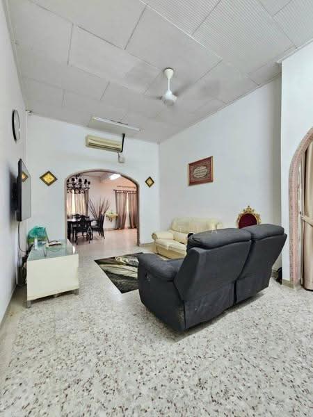 Rumah Banglo untuk Dijual di Taman Kebun Teh (Johor Bahru) - Alan Tia - Living Room - PropertyGuru.com.my