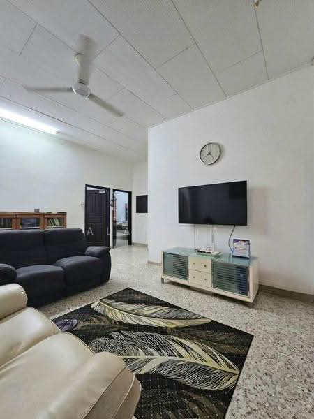 Rumah Banglo untuk Dijual di Taman Kebun Teh (Johor Bahru) - Alan Tia - Living Room - PropertyGuru.com.my