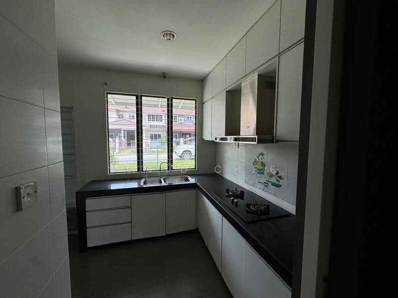Terraced House for Sale in Bandar Kinrara Seksyen 5 (Bandar Kinrara) - David Chee - Kitchen - PropertyGuru.com.my