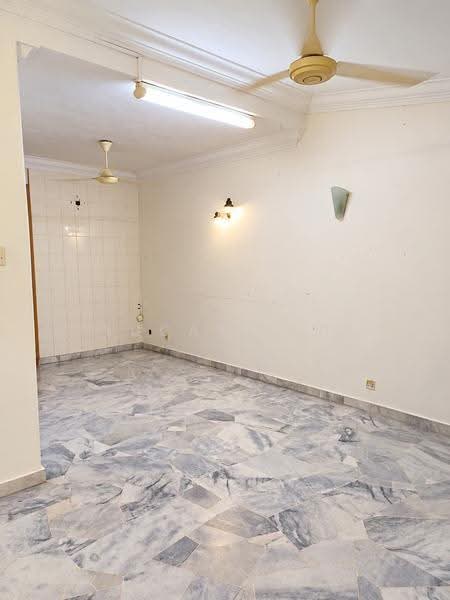 1.5-storey Terraced House for Sale in Bandar Kinrara Seksyen 1 (Bandar Kinrara) - Lucas Loh - Interior - PropertyGuru.com.my