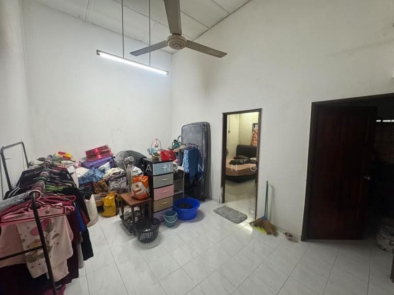 2-storey Terraced House for Sale in Taman Tampoi Indah (Tampoi) - Wan Ning - Bedroom - PropertyGuru.com.my