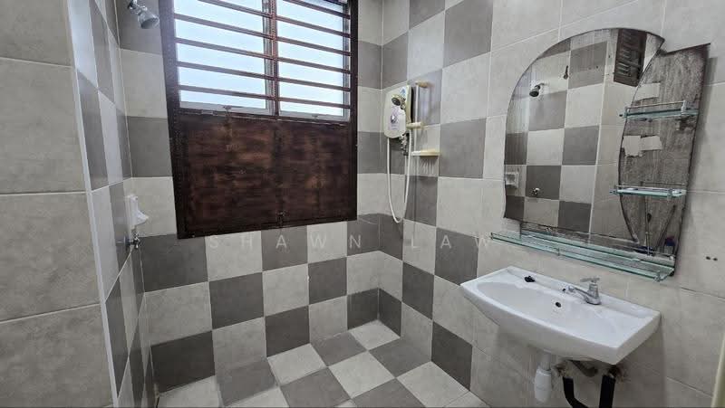 2-storey Terraced House for Sale in Setia Tropika (Johor Bahru) - Shawn Law - Bathroom - PropertyGuru.com.my