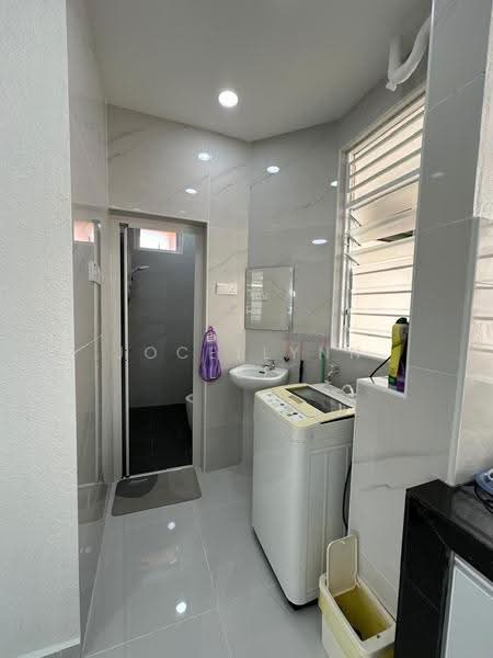 Pangsapuri untuk Disewa di Medan Lumba Kuda - Jocellynn Lee - Bathroom - PropertyGuru.com.my