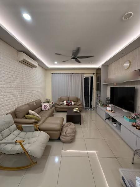 Kondominium untuk Dijual di Villa Crystal - Lucas Lim - Living Room - PropertyGuru.com.my