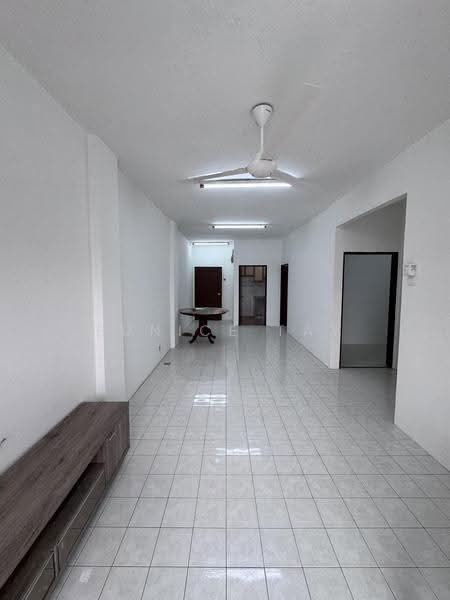 Rumah Flat untuk Disewa di Taman Koperasi Cuepacs - Eunice Tay - Living Room - PropertyGuru.com.my