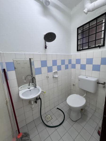 Rumah Flat untuk Disewa di Taman Koperasi Cuepacs - Eunice Tay - Bathroom - PropertyGuru.com.my