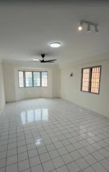 Pangsapuri untuk Disewa di Desa Dua - Ron Yap - Living Room - PropertyGuru.com.my