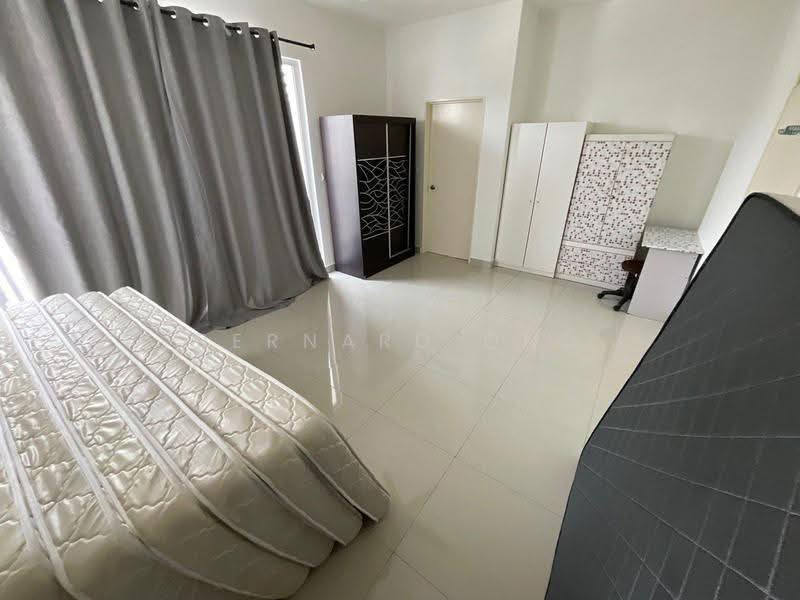 Semi-Detached House for Sale in Rawang (Selangor) - Bernard Ong - Bedroom - PropertyGuru.com.my