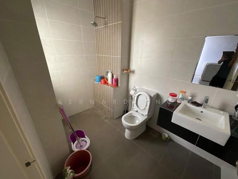 Semi-Detached House for Sale in Rawang (Selangor) - Bernard Ong - Bathroom - PropertyGuru.com.my